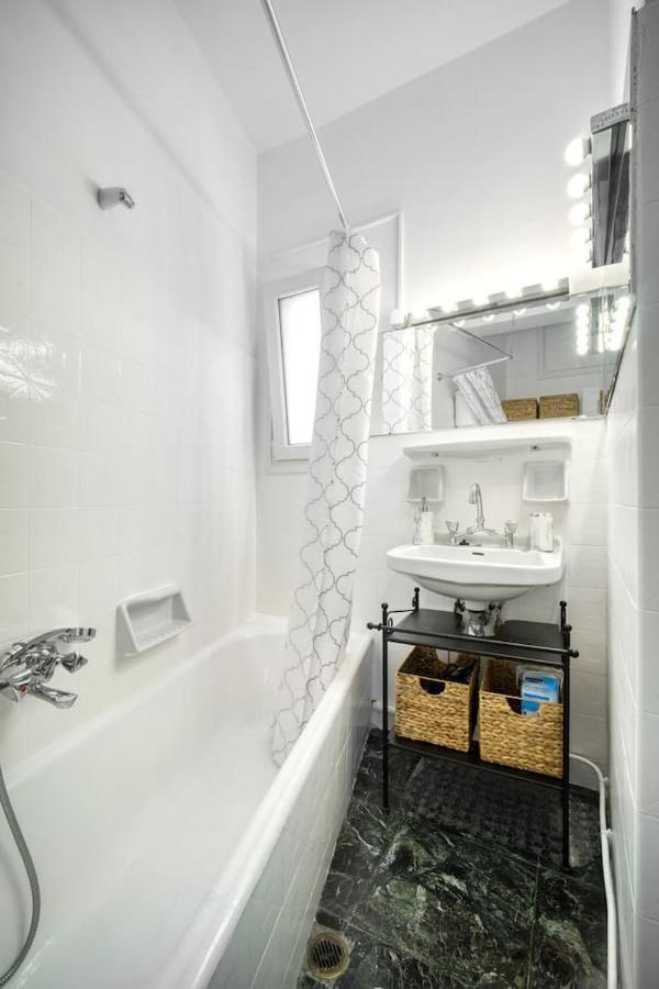 The Cactus Apartment With Large Sunny Balcony Athens Ngoại thất bức ảnh