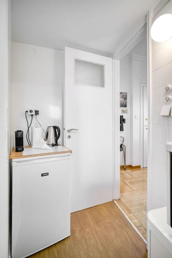 The Cactus Apartment With Large Sunny Balcony Athens Ngoại thất bức ảnh